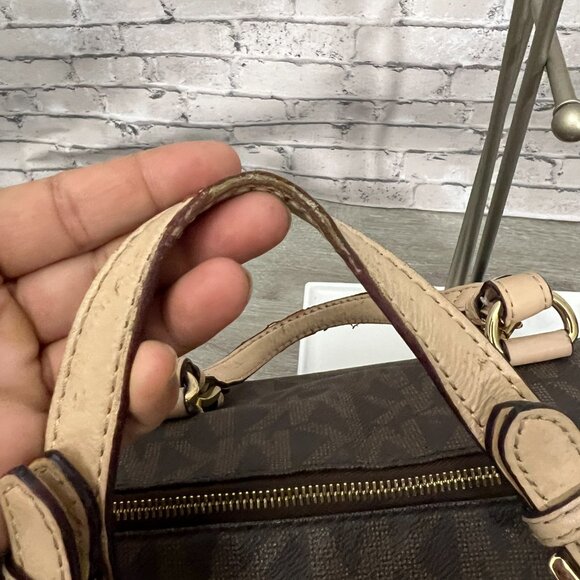 Michael Kors Grayson Medium Duffle Bag - Picture 4 of 10